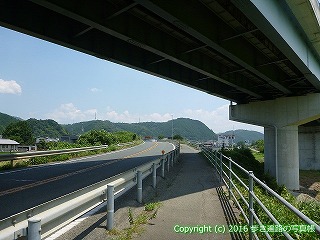 45-240愛媛県大洲市松山自動車道高架下